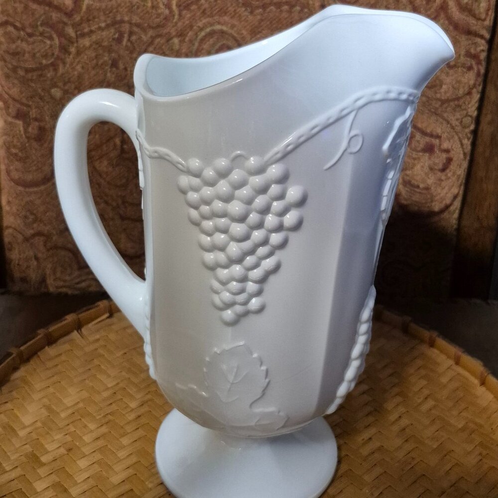 VINTAGE INDIANA GLASS WHITE MILK GLASS HARVEST GRAPE PITCHER & 4 GOBLETS